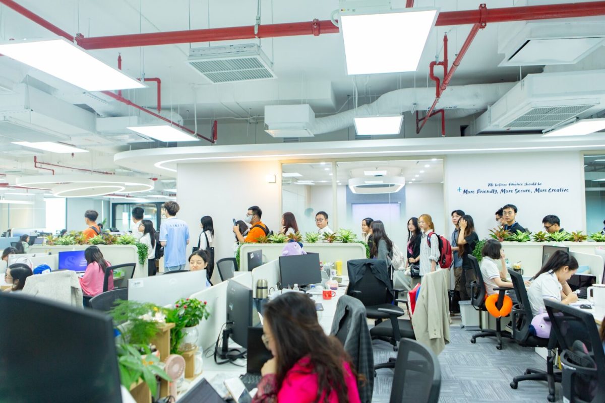 Sinh viên được tham quan trực tiếp môi trường làm việc tại Shinhan Bank, Shinhan Finance, Shinhan Securities và Shinhan Life