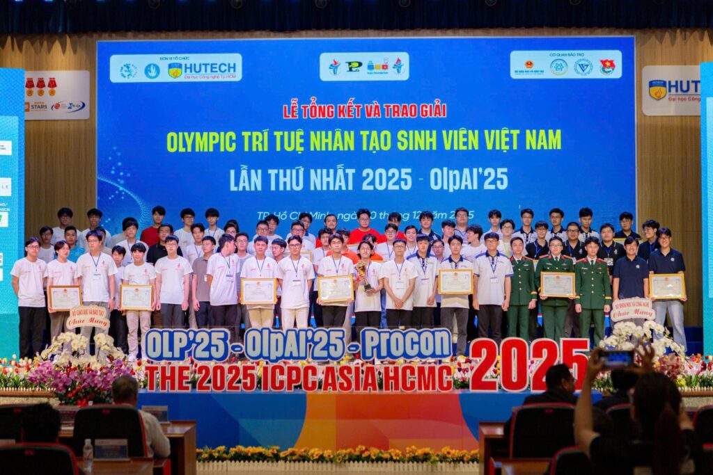 Các đội tuyển của FPTU giành giải thưởng tại vòng Chung kết Olympic Trí tuệ nhân tạo Sinh viên Việt Nam 2025