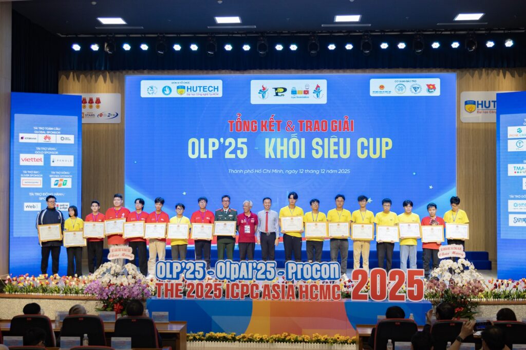 Sinh viên FPTU giành giải tại Khối Siêu Cúp trong cuộc thi Olympic Tin học Sinh viên Việt Nam lần thứ 34