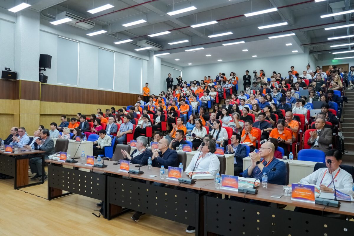 Phiên khai mạc MEDES 2025 diễn ra sáng ngày 24/11 tại Trường Đại học FPT