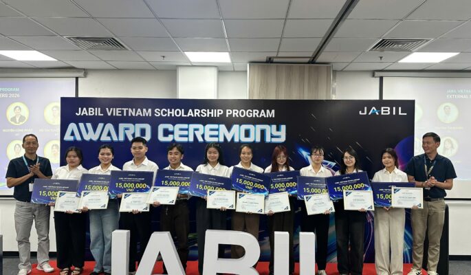 Sinh vien truong dai hoc fpt nhan hoc bong jabil viet nam 2026